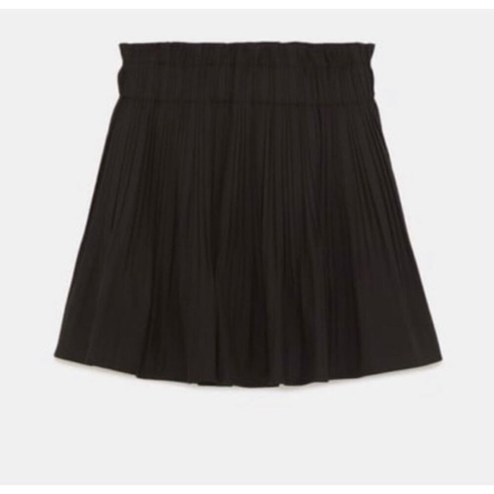 Zara black pleated skort  mini skirt, size XS
4886260800